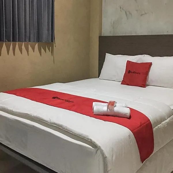 RedDoorz near Wisata Paribendo Lawang, hotel di Lawang