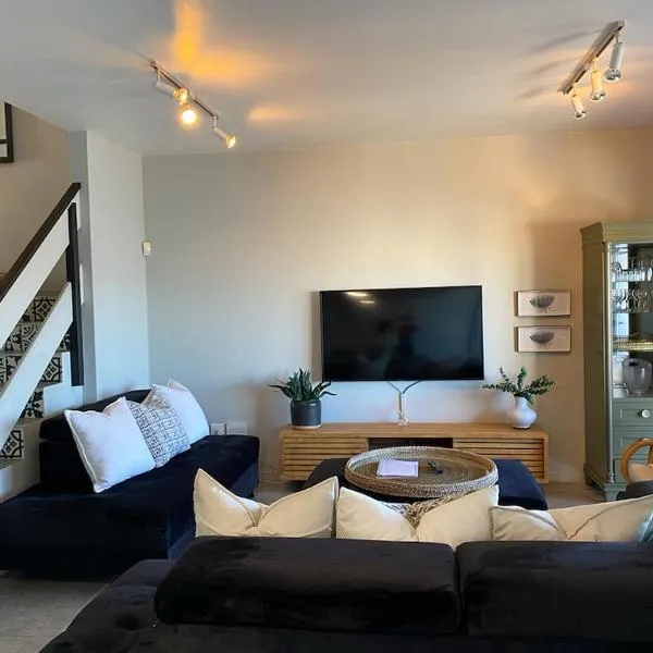 Beach front, two story condo, hotel in Ballito