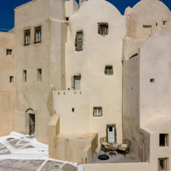 Exi Castle Suites, hotel en Emporio Santorini