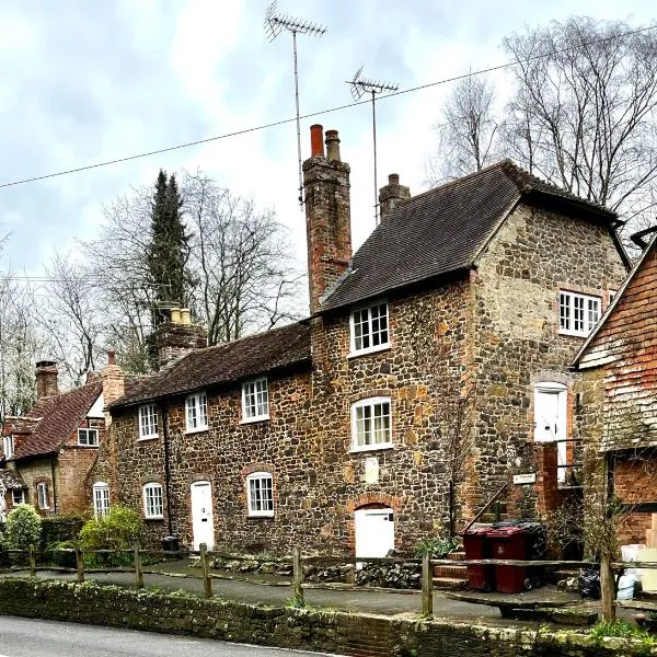 4 St Richard’s Cottages, hotel em Fittleworth