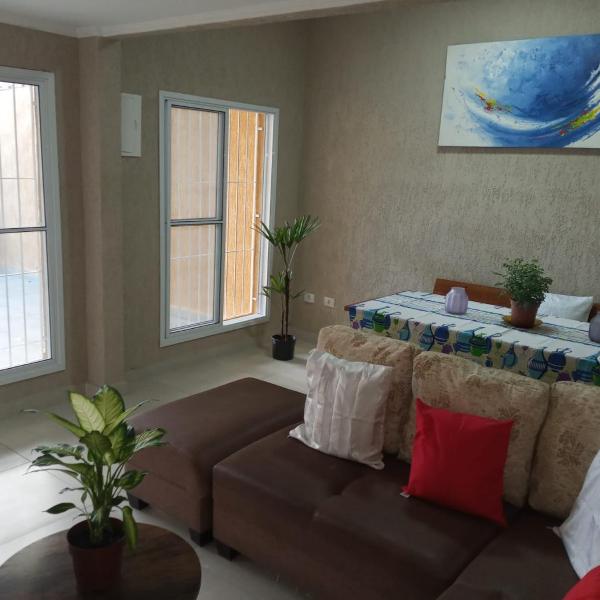 CASA COM 3 SUITES, PISCINA COM AQUECIMENTO OPCIONAL - DISPONÍVEL REVEILLON 2026 - Lindíssima Casa com 3 Suítes Próximo à Praia - Foto 2