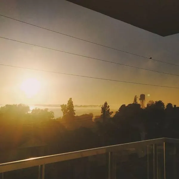 Moderno monoambiente con vista al Río Paraná, hotel em Ramallo