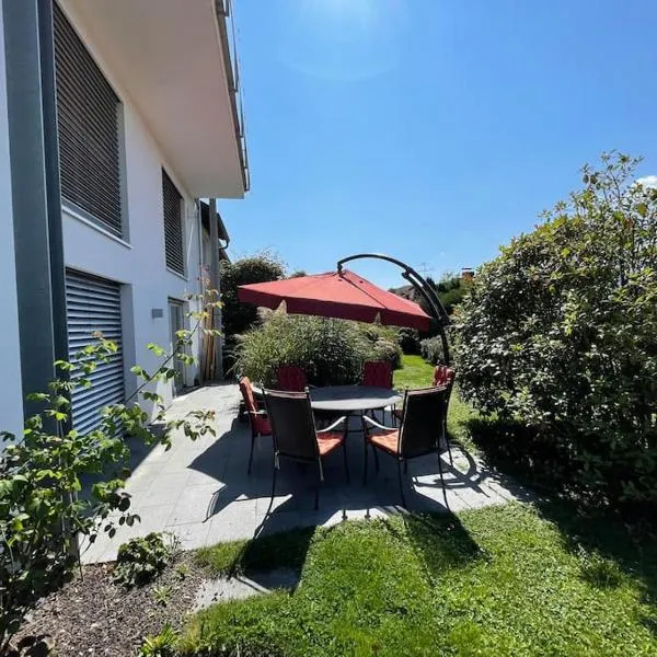 Ferienwohnung mit Terrasse und Garten in Seenähe, hotell i Bodman-Ludwigshafen