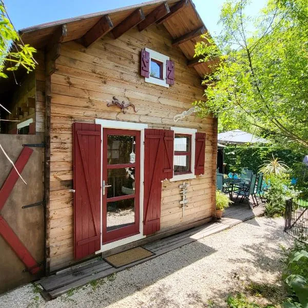 le petit chalet cevenol, Hotel in La Barriére