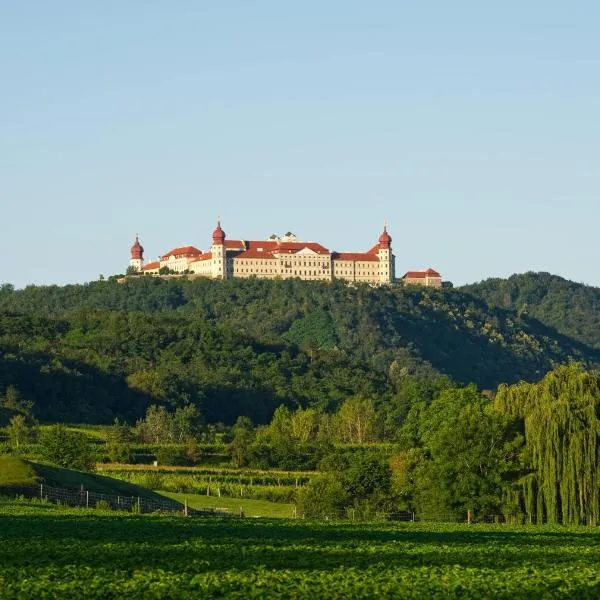 Gästehaus Benediktinerstift Göttweig - Bed & Breakfast Monastery, hotel en Furth