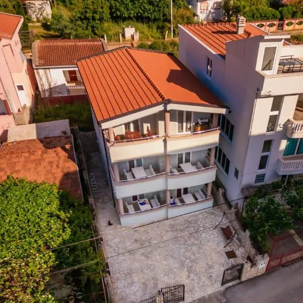Sea House Apartments, hotel in Dobra Voda
