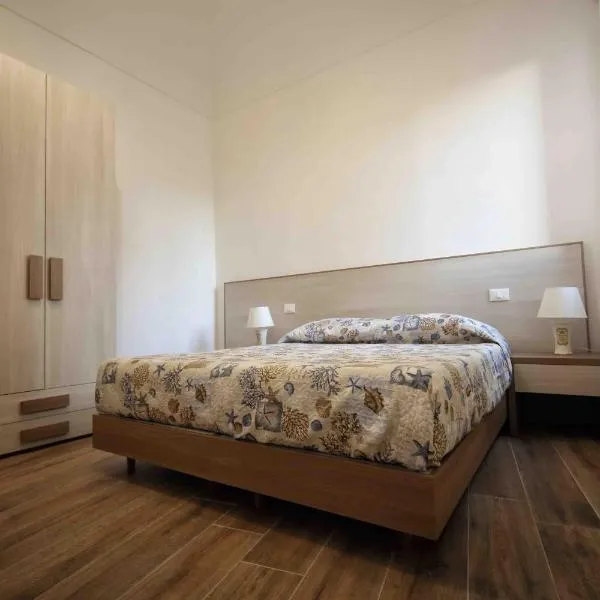 Madrice 66 Central Rooms, hotel in Favignana