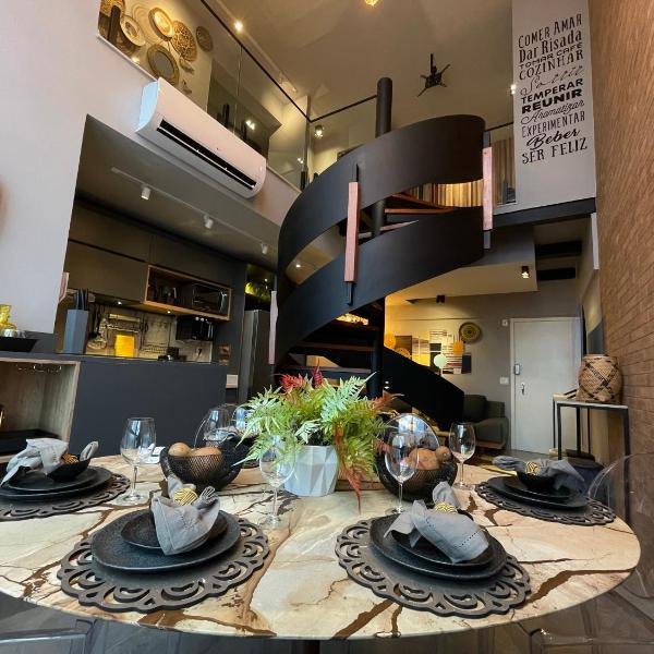 Apto Duplex Manhattan com suítes casal, solteiro e Reversível