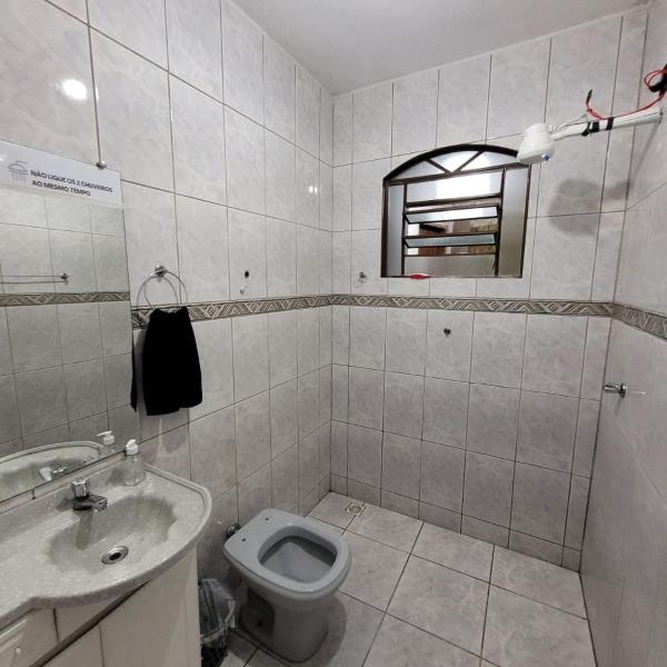 Casa para 9 pessoas - 5 min de Carro do Parque das Águas - Foto 3