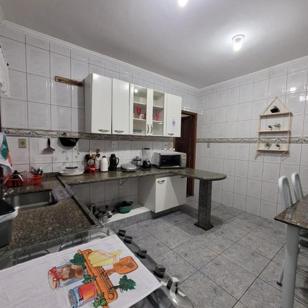 Casa para 9 pessoas - 5 min de Carro do Parque das Águas - Foto 4