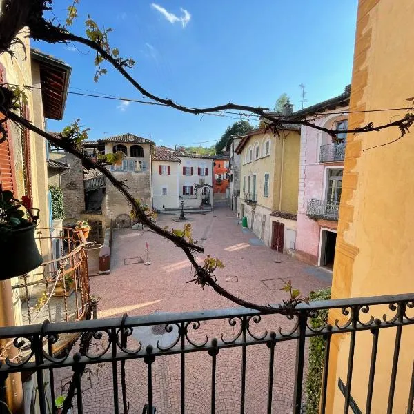 Tipica casa ticinese a Carona โรงแรมในCarona