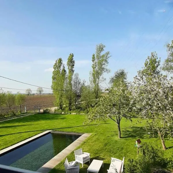 Vakantiewoning Victors Hof tot 4 pers, ξενοδοχείο σε Lievegem