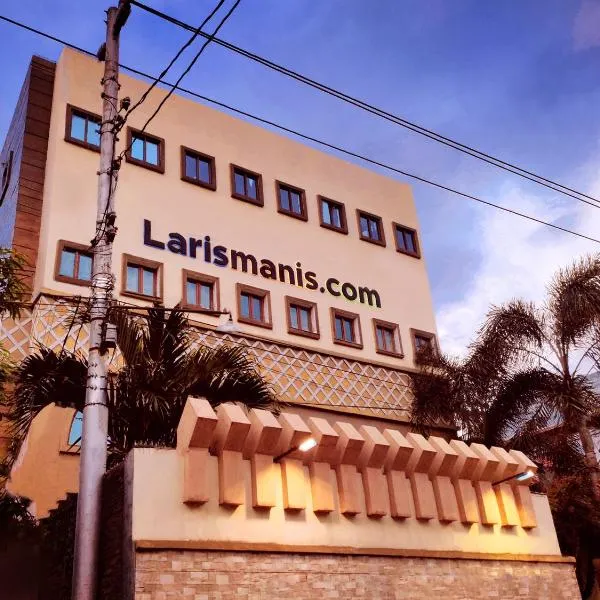 Hotel Syariah Larismanis, hótel í Semarang