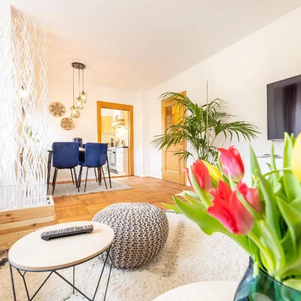 Ferienhaus mit 2 Wohnungen - ideal für Familien & Gruppen, khách sạn ở Burgkunstadt