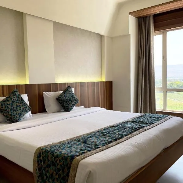 Hotel Grand Parivaar, hótel í Igatpuri