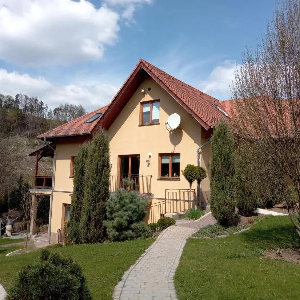 Pokoje Gościnne Monti, hotel in Kudowa-Zdrój