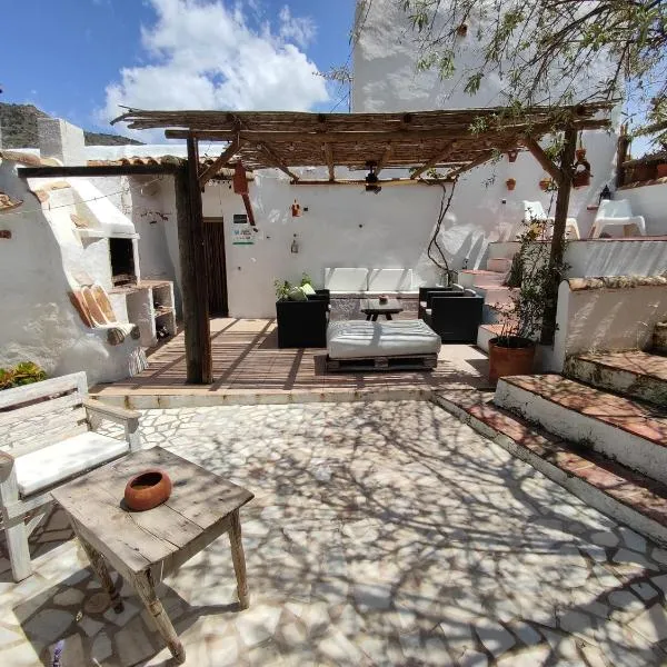Cortijo Aldamuz-VTAR102, hotel in Oria