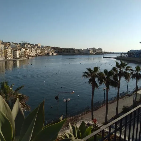 Seafront akwador: Il-Ħamrija şehrinde bir otel