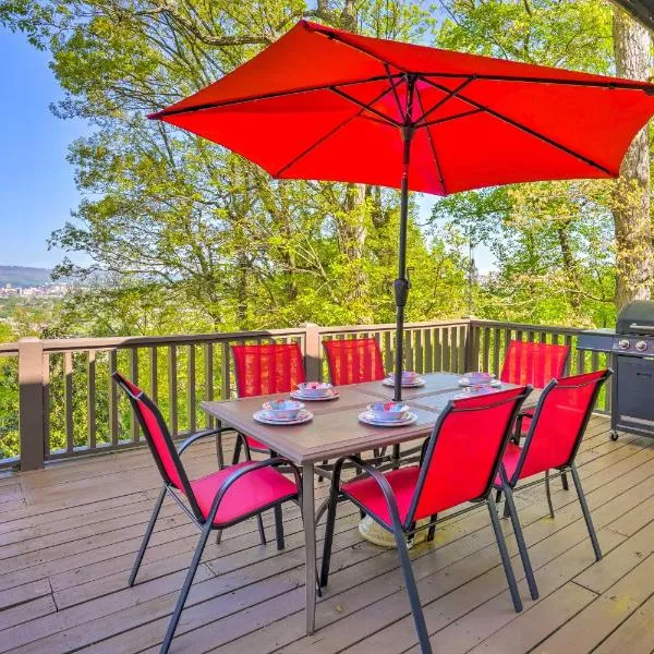 Charming Chattanooga Home with Downtown Views!, hotel in Chattanooga