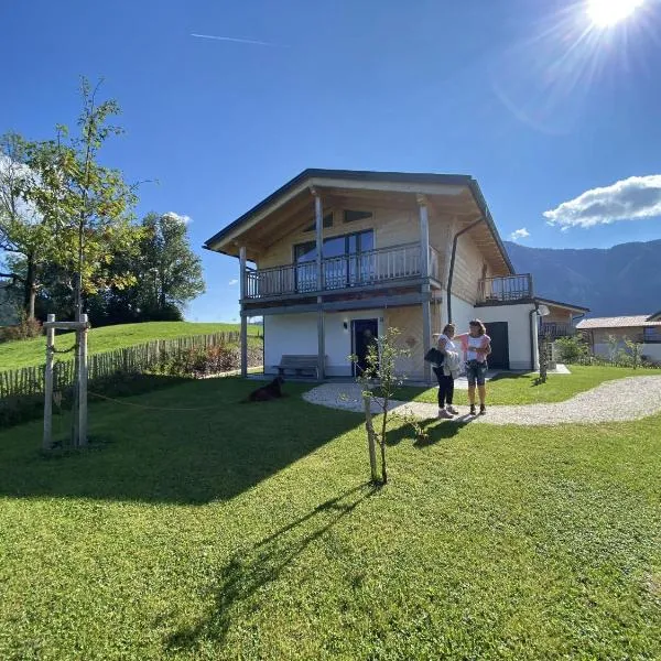 Chalet Alpenzauber mit beheiztem Pool, Inzell, ξενοδοχείο σε Inzell