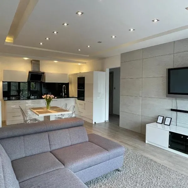 Nowoczesny Apartament z widokiem na rzekę i jezioro, hotel i Ełk