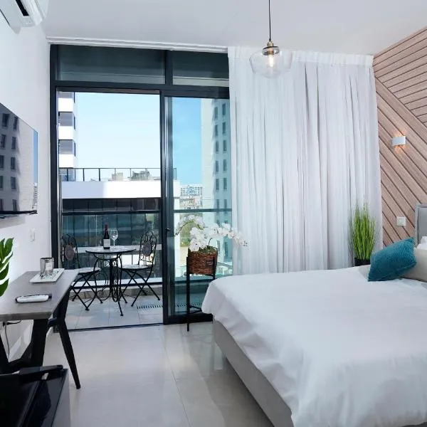 Hi-Yam SeaView Apartments & Suites - Building Shelter Available, ξενοδοχείο σε Bat Yam