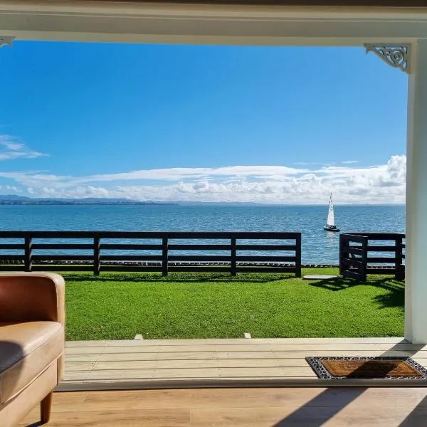 Red Rock Cottage, beachfront luxury, hotel v destinaci Clarks Beach