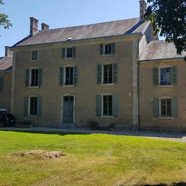 Au p’tit bonheur d’augé, hotel in Saint-Christophe-sur-Roc