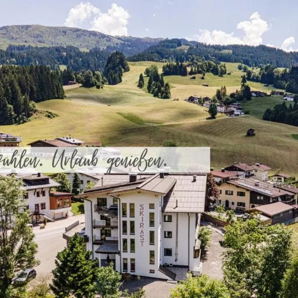 Gasthof Skirast: Kirchberg in Tirol şehrinde bir otel