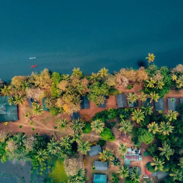 Amritara Riverside Camp, hotel v destinaci Thattakād