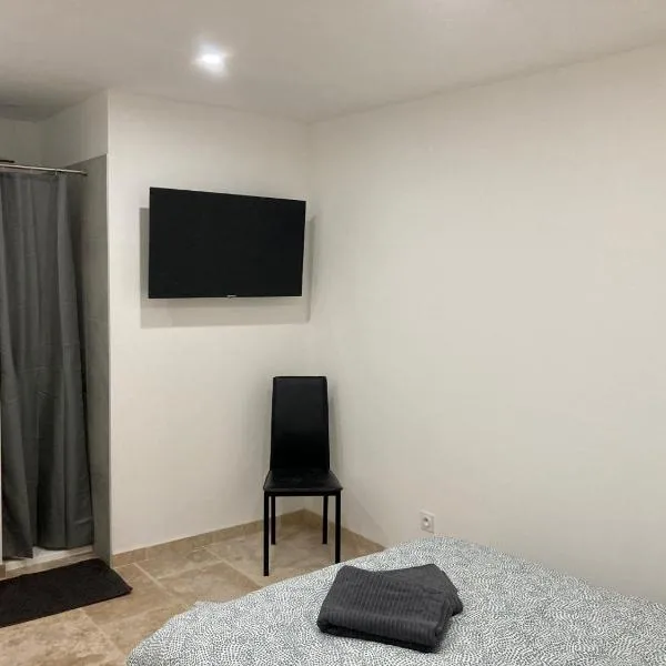 mas feuillade logement partagé, hotel v destinaci Nîmes