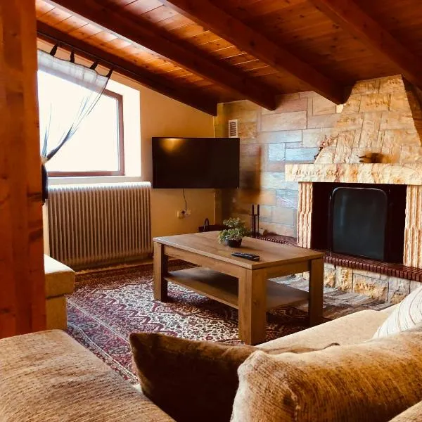 Ozymandias Attic - Kalavrita, hotel in Kalavrita