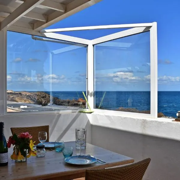 PERLE DES MEERES, hotel v destinaci Charco del Palo