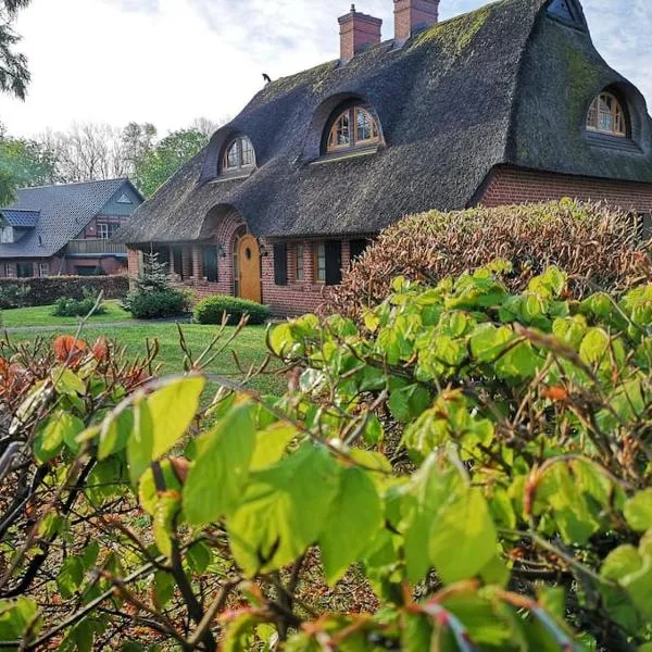 Reethaus mit Meerblick- In 30 Sekunden am Strand, hotel v destinácii Boltenhagen