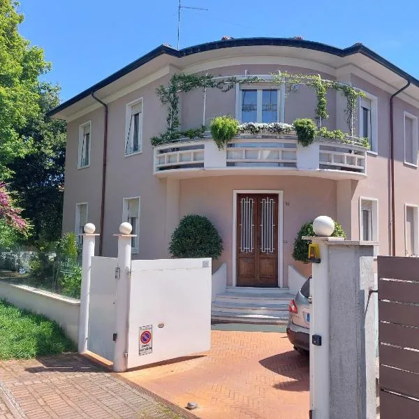 B&B Romeo, готель у місті Сантарканджело-ді-Романья