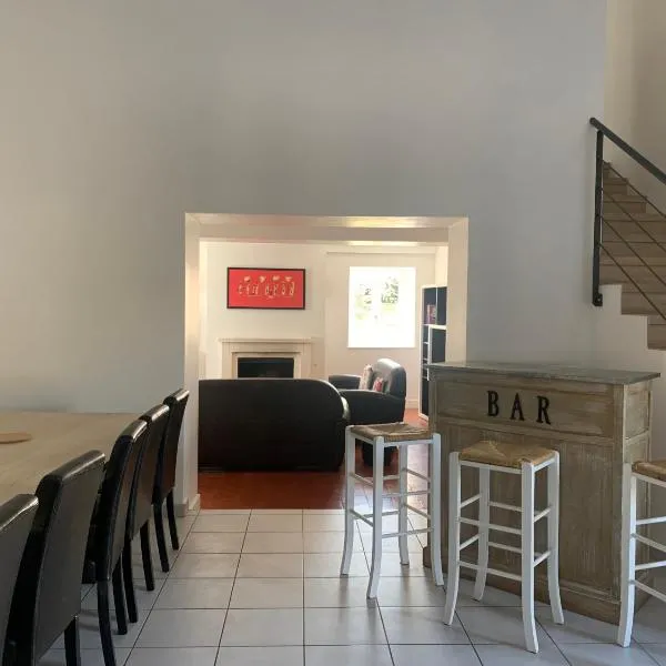 Gîte le cœur de Givry, hotel en Givry