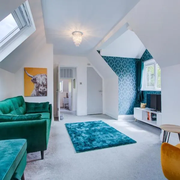 Luxury 3 Bedroom Apartment Close to Beach, Bournemouth & Meyrick Park, hotel v destinaci Bournemouth