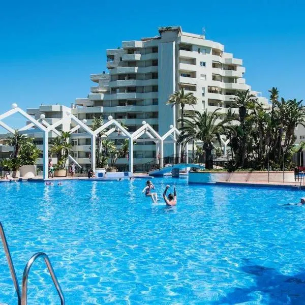 Benal Beach 1 holidays sea view Benalmadena Malaga, hotel v destinaci Benalmádena