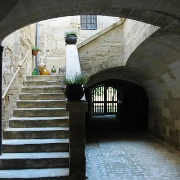 Le Studio 2, hotel in Uzès