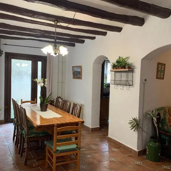 Vive la vida rural: Alojamiento en Les Piles. NIU RURAL, S.L., hotel in Las Pilas