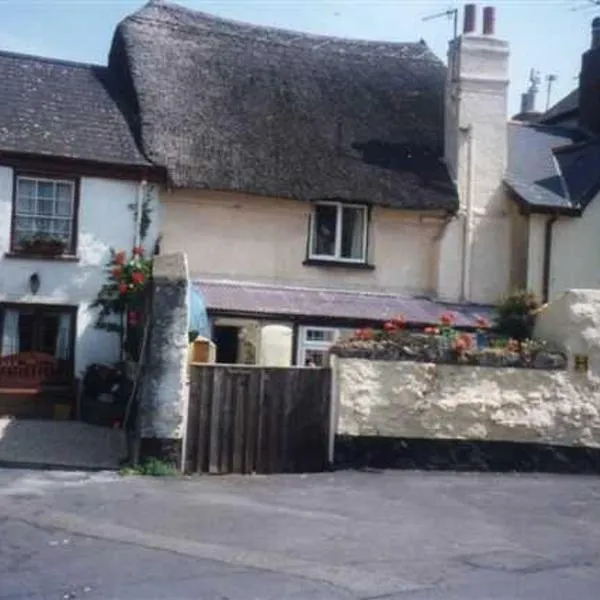 Dolphin Cottage 50m from Shaldon Beach!, hotel u gradu 'Shaldon'