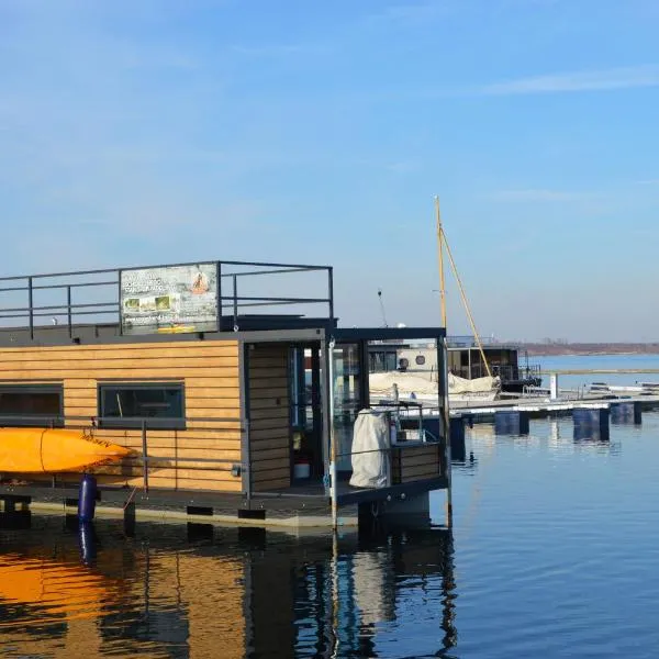 Hausboot Saale-Unstrut, hotel in Braunsbedra