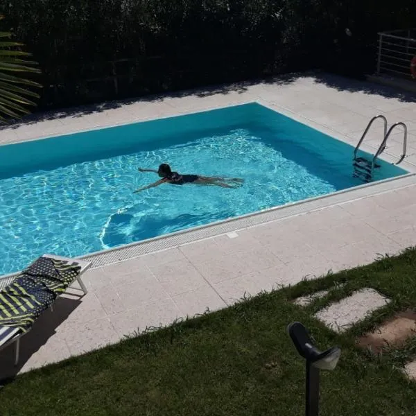 Luxury Apartment with swimming pool, hôtel à Lonato