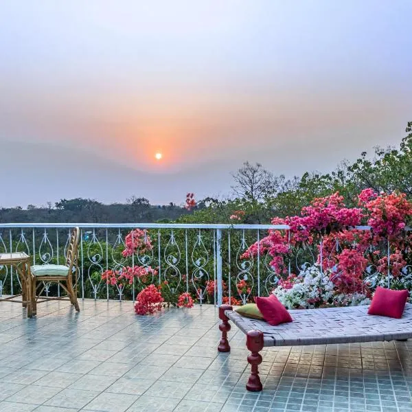 SaffronStays Sunglade, Kashid - ocean-view villa near Kashid Beach, מלון בNandgaon