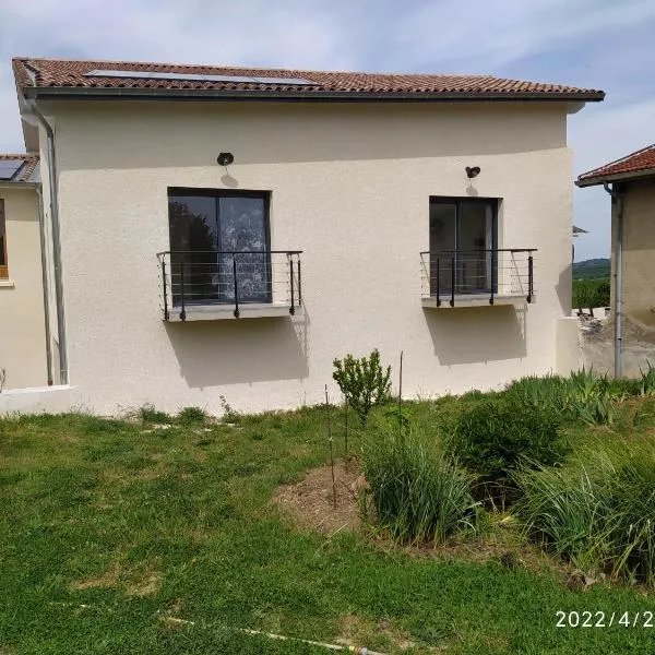 La Ferme des Cerisiers, hotel em Reventin-Vaugris