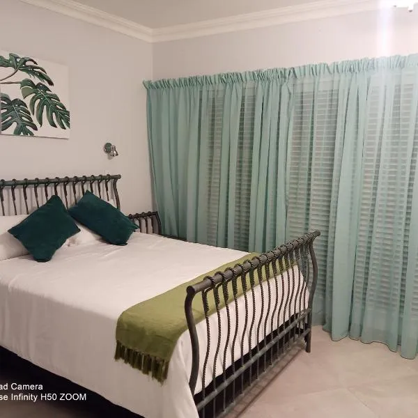 4 on Verbena, hotel in Boksburg