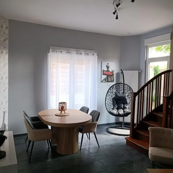 Maison chaleureuse avec netflix et ps5, hôtel à Valenciennes