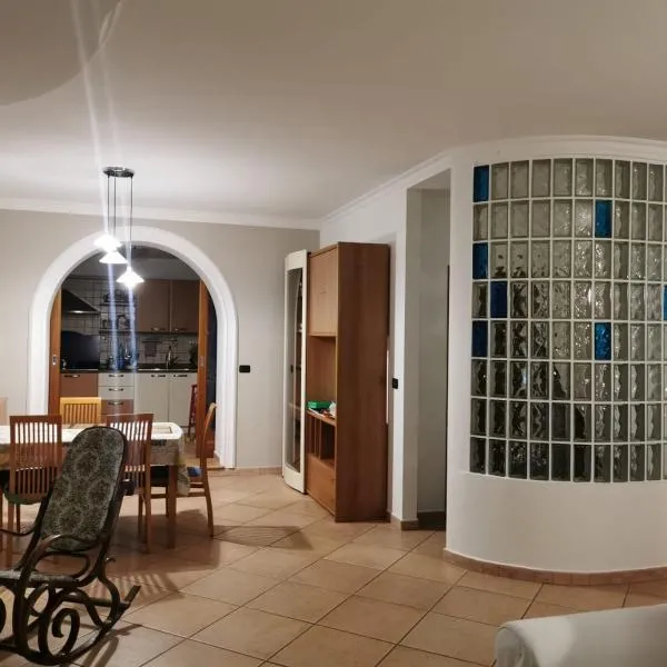 Casa al mare, hotel u gradu Skalea