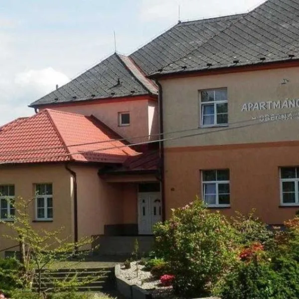 Apartmánový dům Obecná škola, hotel em Světlík