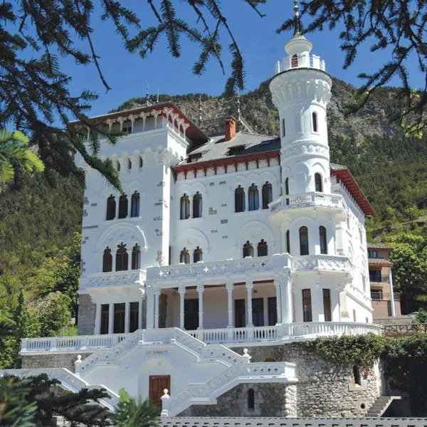 Résidence Château des Magnans by Nevesol, hotel di Jausiers